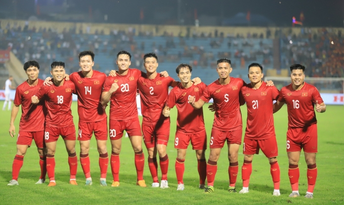 Tiền Đạo: Văn Toàn - Tiến Linh - Quang Hải